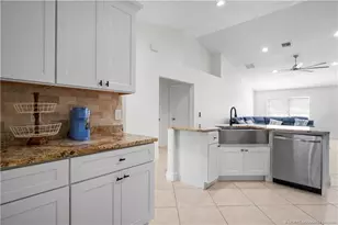 870 SW McCoy Ave, Port Saint Lucie, FL 34953 - Photo 6