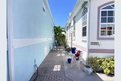 1352 Nettles Boulevard, Jensen Beach, FL 34957 - Photo 4