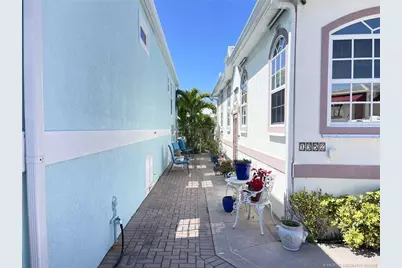 1352 Nettles Boulevard, Jensen Beach, FL 34957 - Photo 8