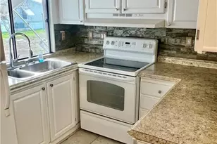 2692 SW Pontiac Pl, Stuart, FL 34997 - Photo 12