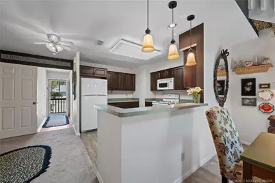 912 NE Sandalwood Place, Jensen Beach, FL 34957 - Photo 4