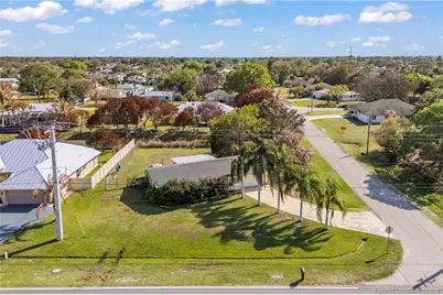 598 SW Lakehurst Drive, Port Saint Lucie, FL 34983 - Photo 18