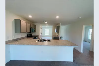 934 SW McDevitt Avenue, Port Saint Lucie, FL 34953 - Photo 8