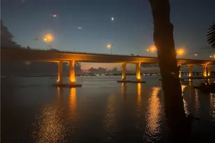 215 NW Flagler Ave, Stuart, FL 34994 - Photo 2