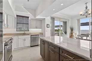 215 NW Flagler Ave, Stuart, FL 34994 - Photo 16