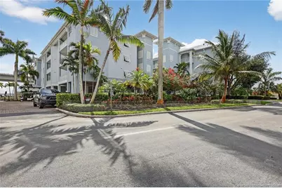 215 NW Flagler Avenue #203, Stuart, FL 34994 - Photo 4