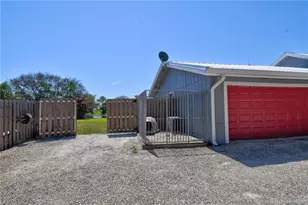 11266 SW Meadowlark Cir, Stuart, FL 34997 - Photo 8