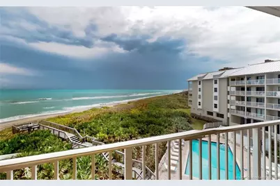 429 NE Tradewind Lane #405, Stuart, FL 34996 - Photo 4