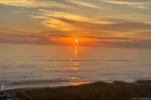 429 NE Tradewind Ln, Stuart, FL 34996 - Photo 1