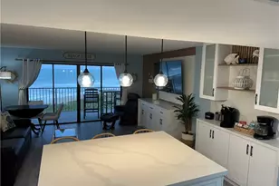 429 NE Tradewind Ln, Stuart, FL 34996 - Photo 8