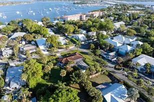 701 SW Cleveland Ave, Stuart, FL 34994 - Photo 8