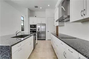 120 SE Cortile Enza, Port Saint Lucie, FL 34952 - Photo 6