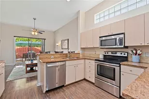 121 Woodlake Cir, Greenacres, FL 33463 - Photo 8