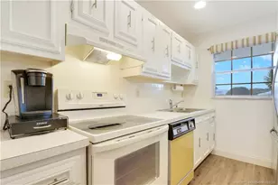 211 Manatee Ln, Fort Pierce, FL 34982 - Photo 4