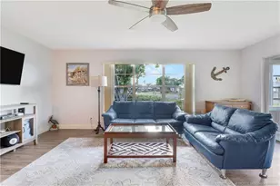 211 Manatee Ln, Fort Pierce, FL 34982 - Photo 6