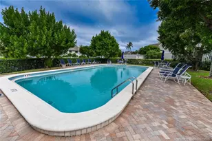 303 NE Golfview Circle, Stuart, FL 34996 - Photo 32