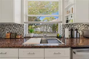 7628 SE Autumn Ln, Hobe Sound, FL 33455 - Photo 8