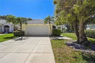 7628 SE Autumn Ln, Hobe Sound, FL 33455 - Photo 2