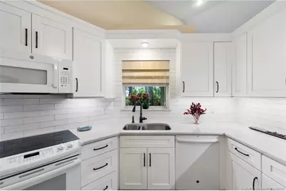 2437 SW Foxpoint Trail, Palm City, FL 34990 - Photo 14