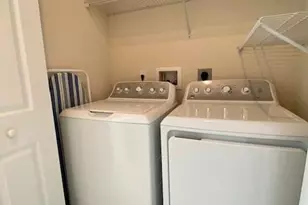 566 SW Glen Crest Way, Stuart, FL 34997 - Photo 16