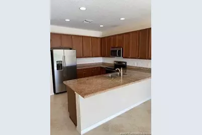 566 SW Glen Crest Way, Stuart, FL 34997 - Photo 6