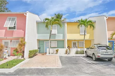 3129 SE Indian Street #3, Stuart, FL 34997 - Photo 2