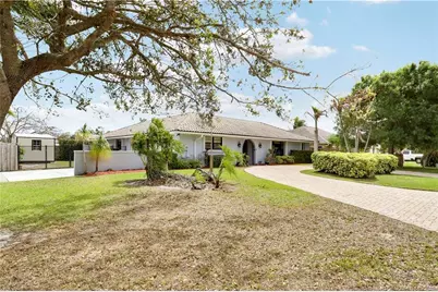 4379 SE Tall Pines Avenue, Stuart, FL 34997 - Photo 4