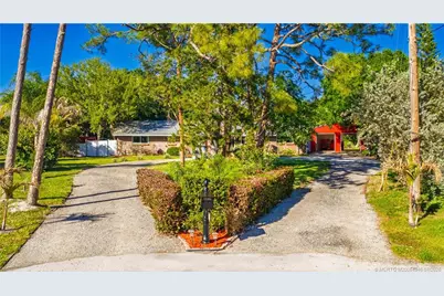 1776 NW Palmetto Court, Stuart, FL 34994 - Photo 2