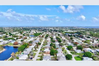 526 NE Vanda Terrado, Jensen Beach, FL 34957 - Photo 38