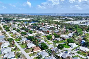 526 NE Vanda Terrado, Jensen Beach, FL 34957 - Photo 40