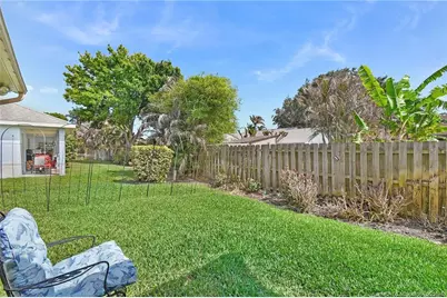 526 NE Vanda Terrado, Jensen Beach, FL 34957 - Photo 32