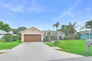 526 NE Vanda Terrado, Jensen Beach, FL 34957 - Photo 2