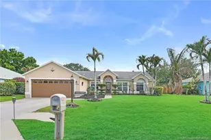 526 NE Vanda Terrado, Jensen Beach, FL 34957 - Photo 2