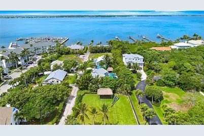 5237 NE Shore Village Terrace, Stuart, FL 34996 - Photo 6