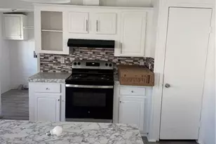 3905 Covington Dr, Saint Cloud, FL 34772 - Photo 4