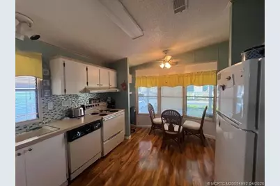 3304 Lake Overlook Place, Lantana, FL 33462 - Photo 32