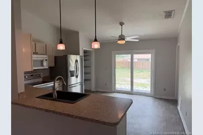 721 SW McCullough Avenue, Port Saint Lucie, FL 34953 - Photo 6