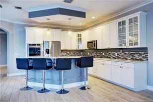 18421 Lake Bend Dr, Jupiter, FL 33458 - Photo 10