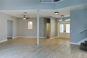 18421 Lake Bend Dr, Jupiter, FL 33458 - Photo 4