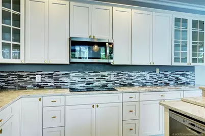 18421 Lake Bend Drive, Jupiter, FL 33458 - Photo 8