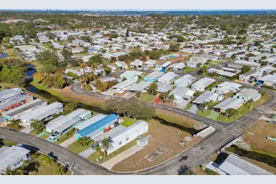 332 NE Tropicalia Lane, Jensen Beach, FL 34957 - Photo 10