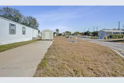 332 NE Tropicalia Lane, Jensen Beach, FL 34957 - Photo 24