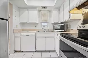 1506 SE Royal Green Cir, Port Saint Lucie, FL 34952 - Photo 16