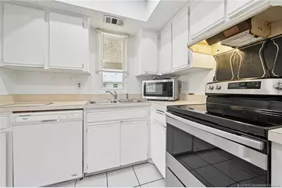 1506 SE Royal Green Circle #201, Port Saint Lucie, FL 34952 - Photo 4