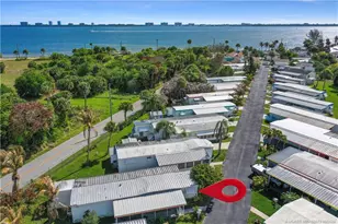 4736 NE Blue Heron Ln, Jensen Beach, FL 34957 - Photo 36