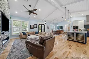 305 SE Flamingo Ave, Stuart, FL 34996 - Photo 6
