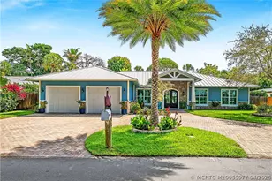 305 SE Flamingo Ave, Stuart, FL 34996 - Photo 2
