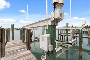 1560 Island Cove Rd, Fort Pierce, FL 34949 - Photo 4