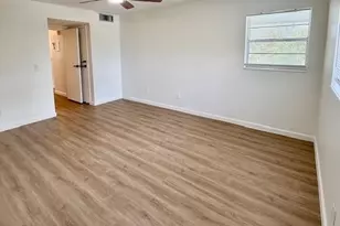 2950 SE Ocean Blvd, Stuart, FL 34996 - Photo 8