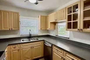 2950 SE Ocean Blvd, Stuart, FL 34996 - Photo 16